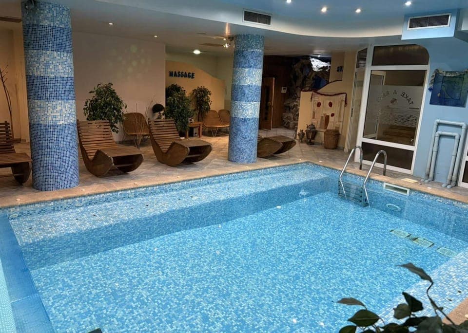 Massage, Sauna, Steam room, Spa and wellness centre/facilities, Swimming pool