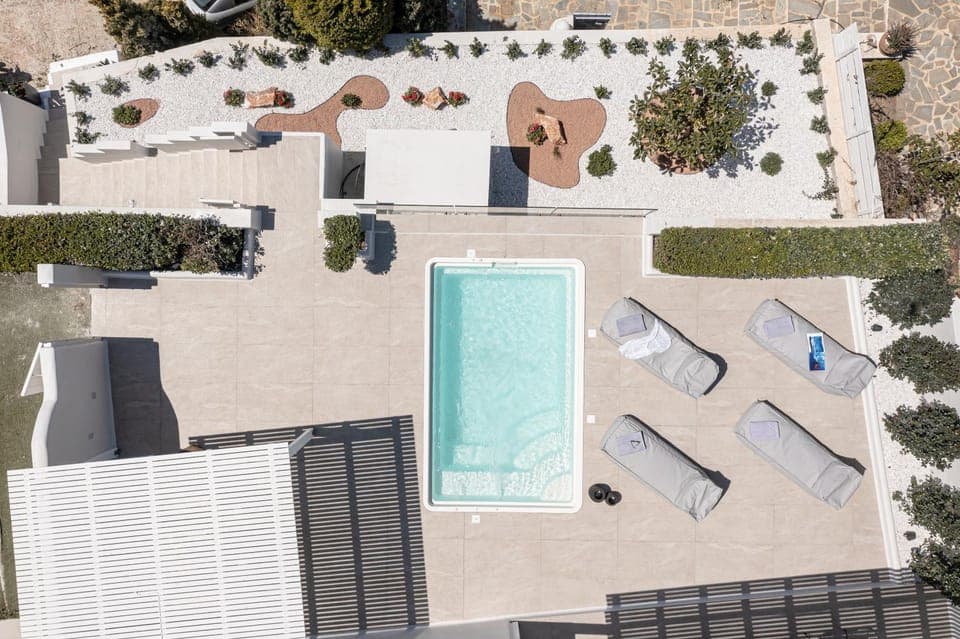 Floor plan, Pool view