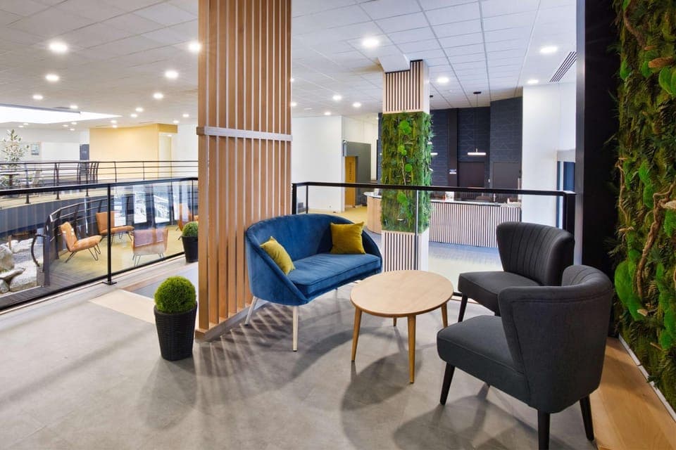 Restaurant/places to eat, Lounge or bar, Lounge or bar, On site