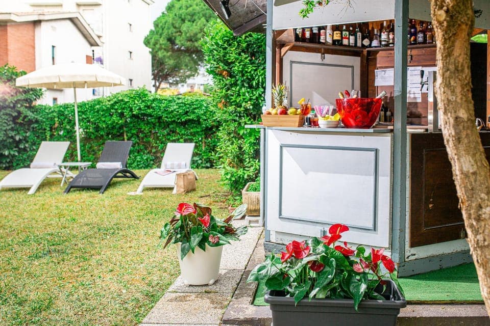 Property building, Swimming pool, Breakfast