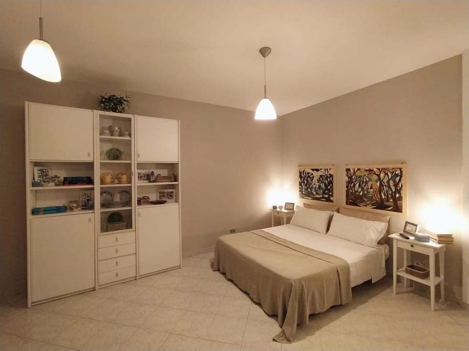 Bed, Photo of the whole room