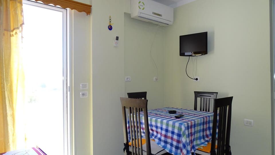 TV and multimedia, air conditioner