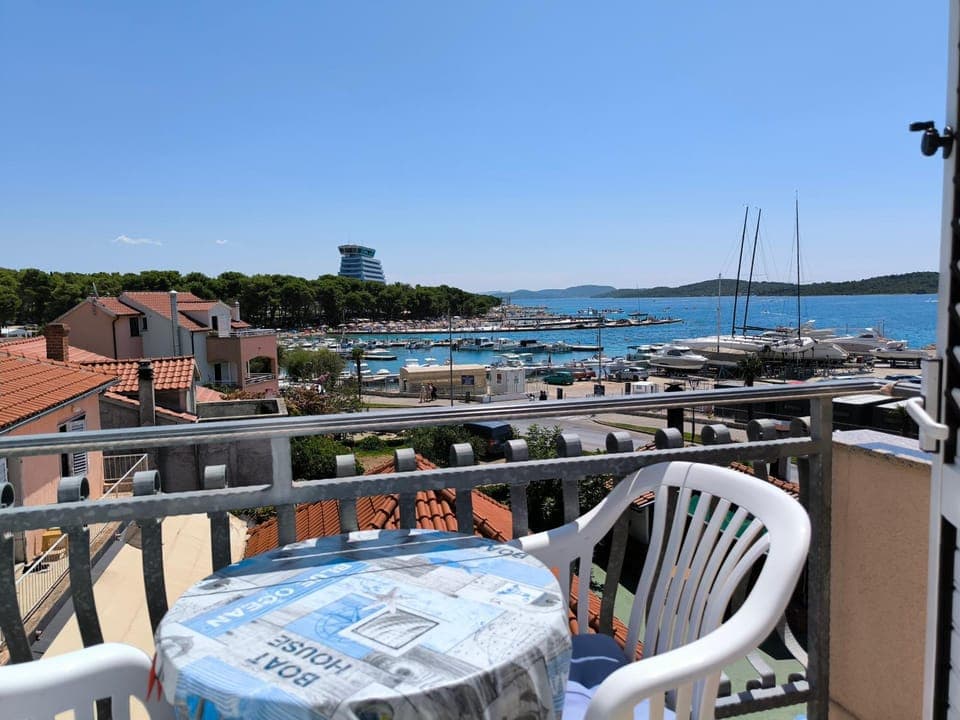 Day, Natural landscape, View (from property/room), Balcony/Terrace, City view, Sea view