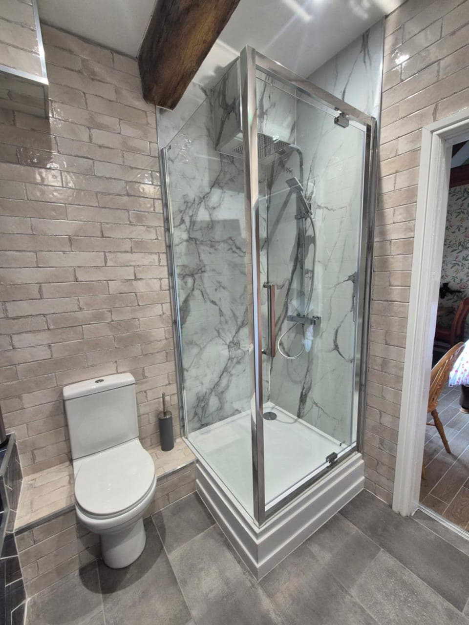 Shower, Toilet, Bathroom, towels