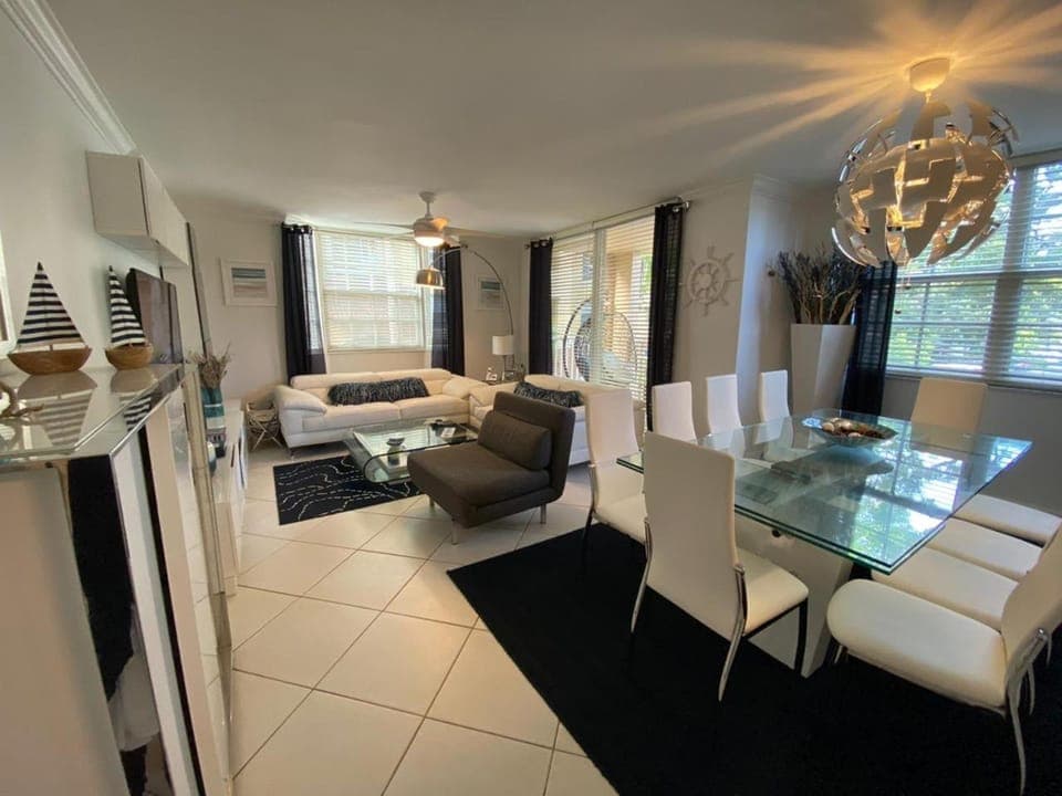 Living room, Dining area