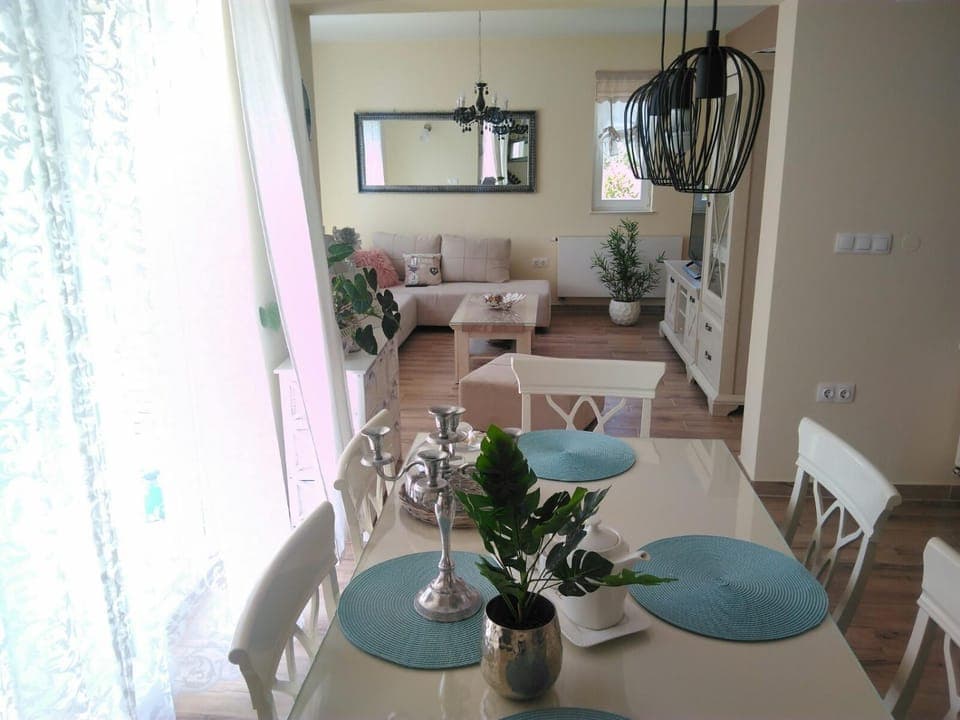 Kitchen or kitchenette, Living room