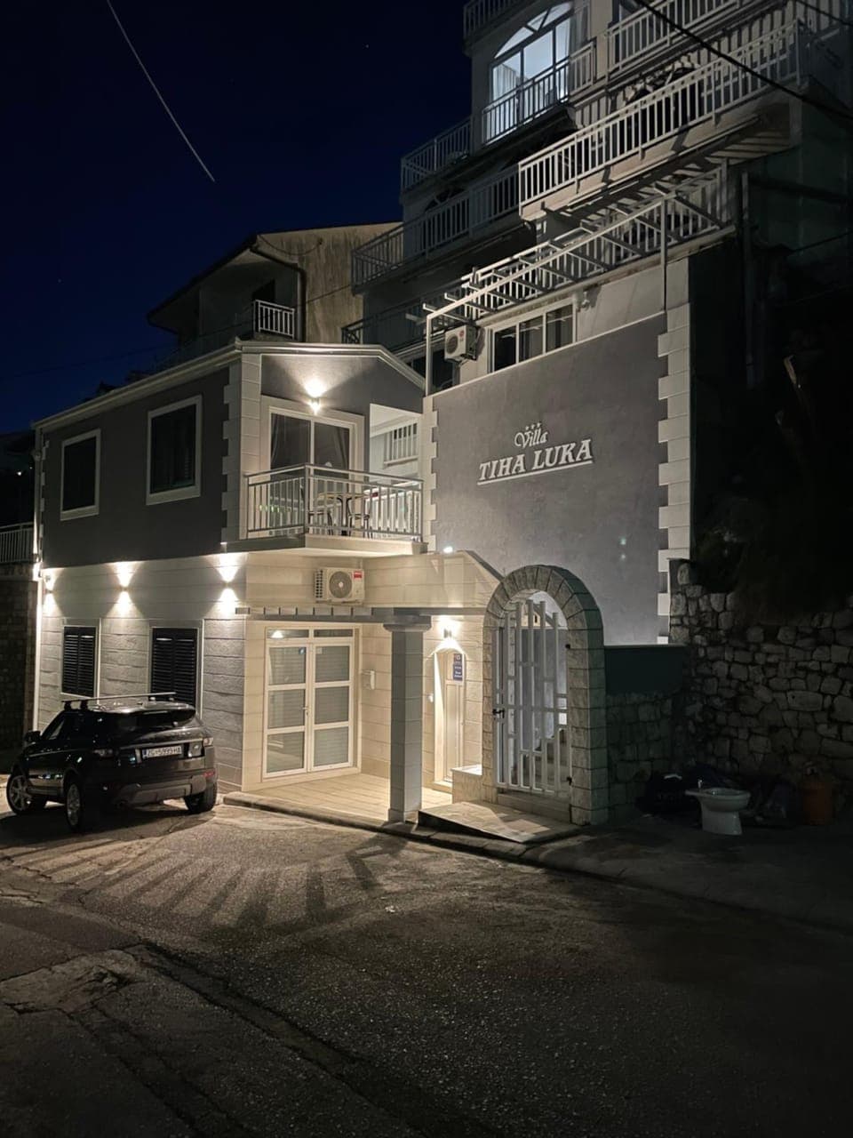 Property building, Facade/entrance, Property logo or sign