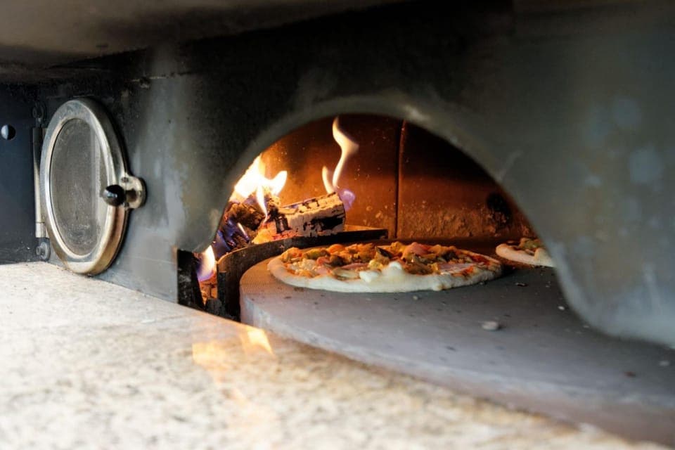 BBQ facilities, Food and drinks, Food