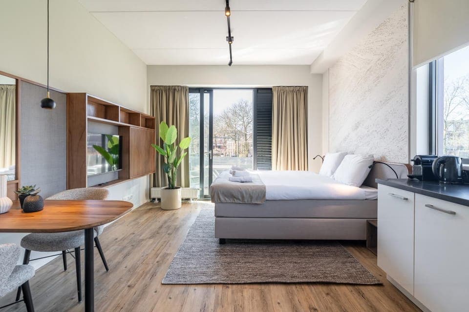 Bed, Photo of the whole room