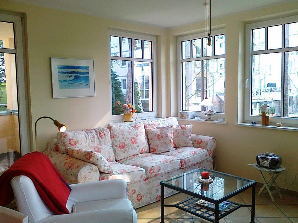 Living room, Seating area