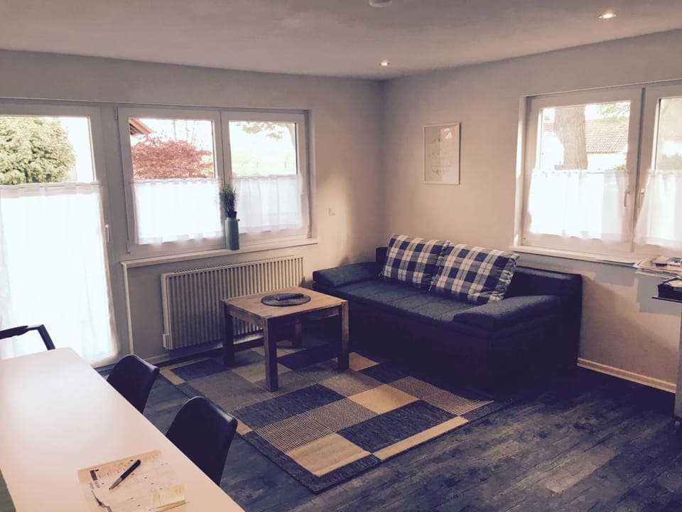 Day, Living room, Seating area