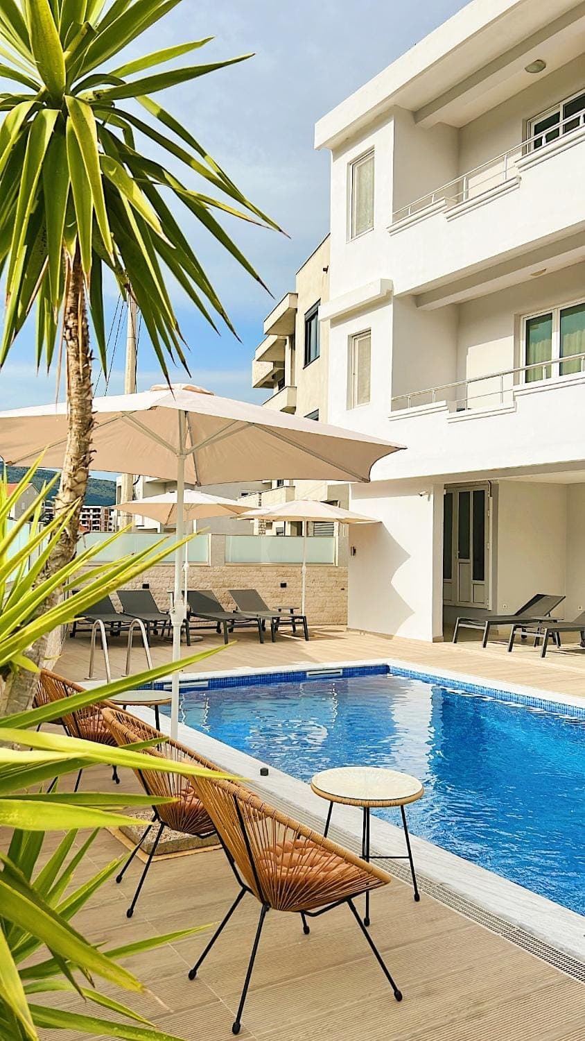 Property building, Swimming pool