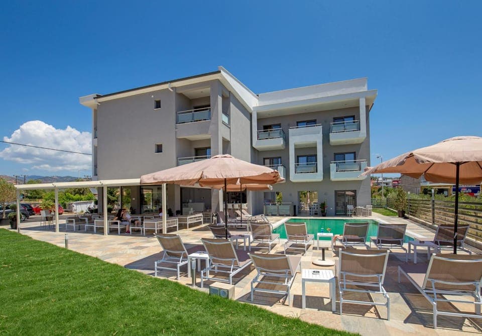 Lounge or bar, Swimming pool