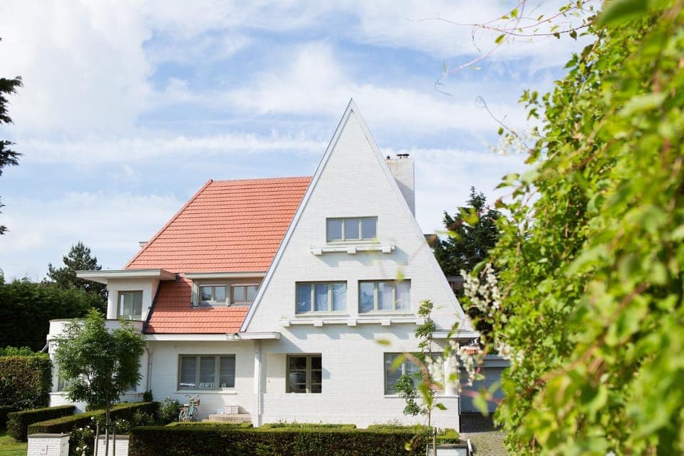 Property building, Day