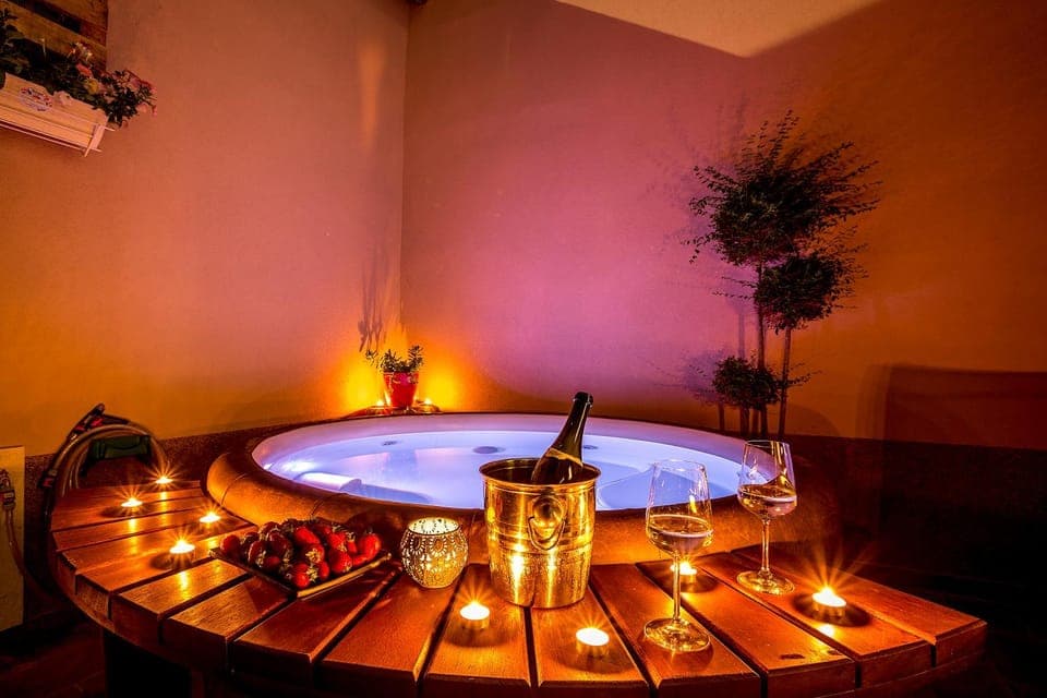 Hot Tub, Balcony/Terrace, Drinks, Alcoholic drinks, Non alcoholic drinks