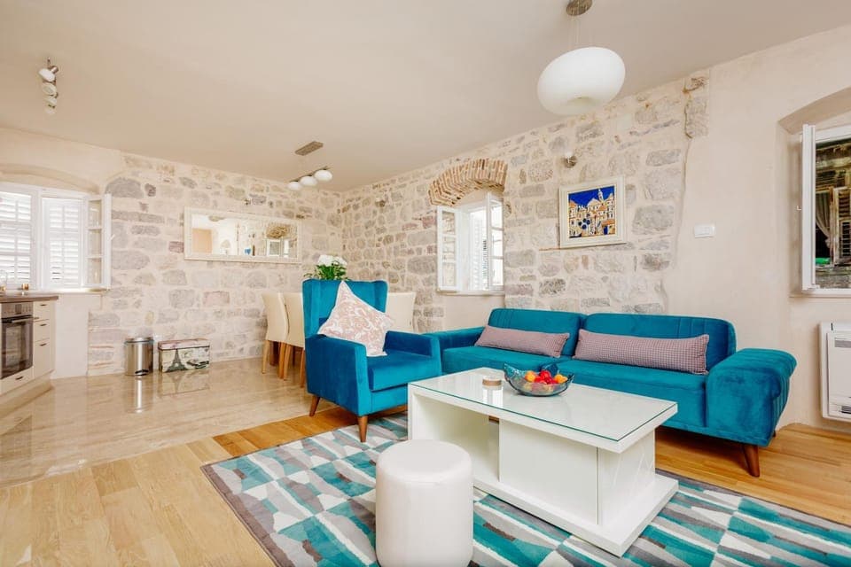 Living room, Dining area