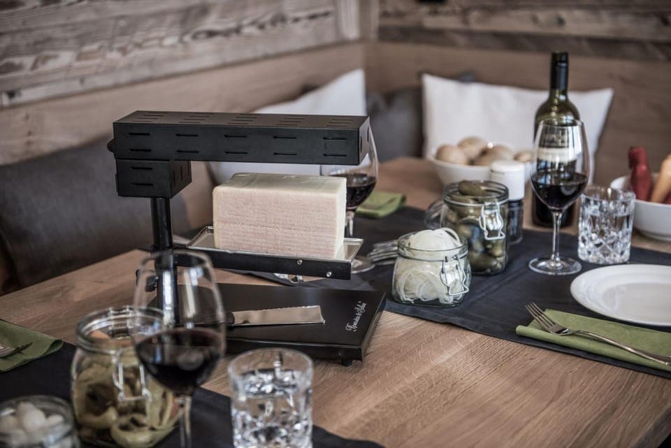 Restaurant/places to eat, Food close-up, Food and drinks, Dining area, Food, Lunch, Dinner