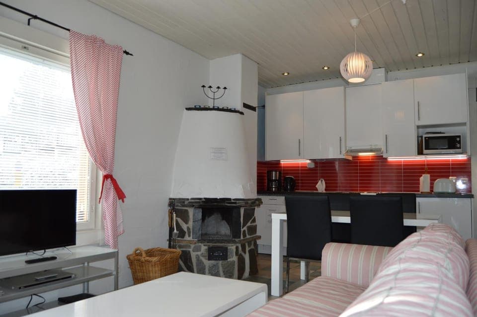 Kitchen or kitchenette, Living room