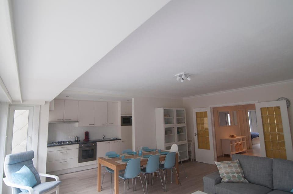 Kitchen or kitchenette, Living room, Dining area