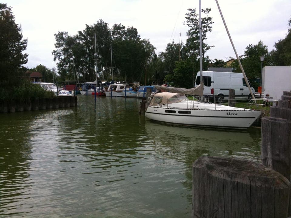 Nearby landmark, Off site