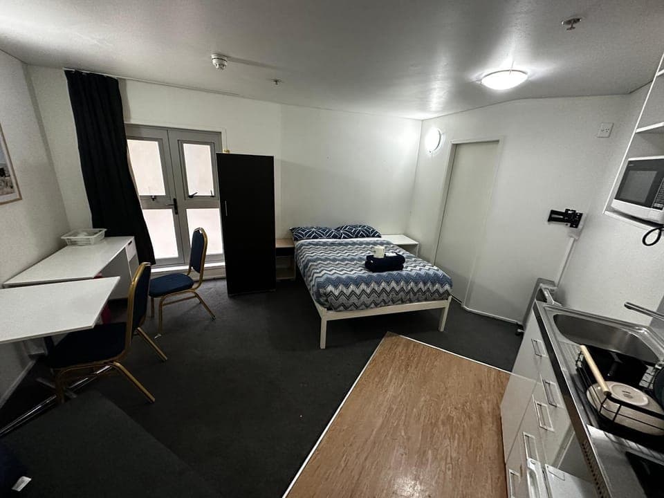 Bed, Kitchen or kitchenette, Living room