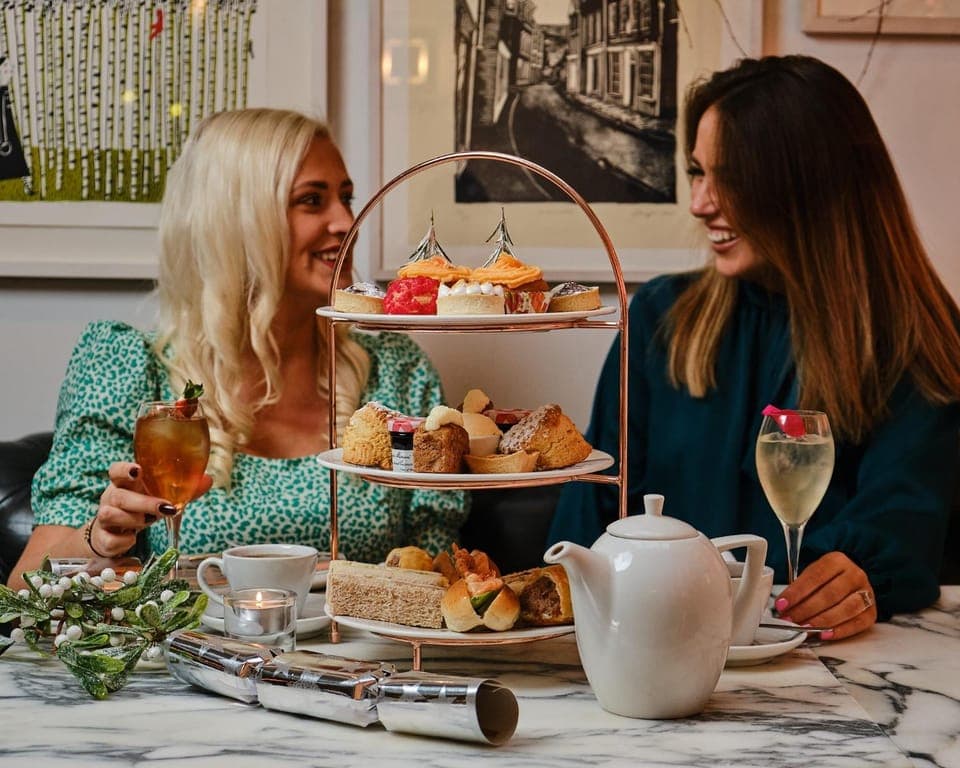 People, Food and drinks, Food, Drinks