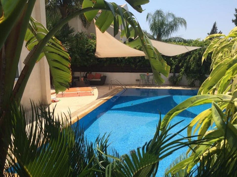 Swimming pool, Swimming pool