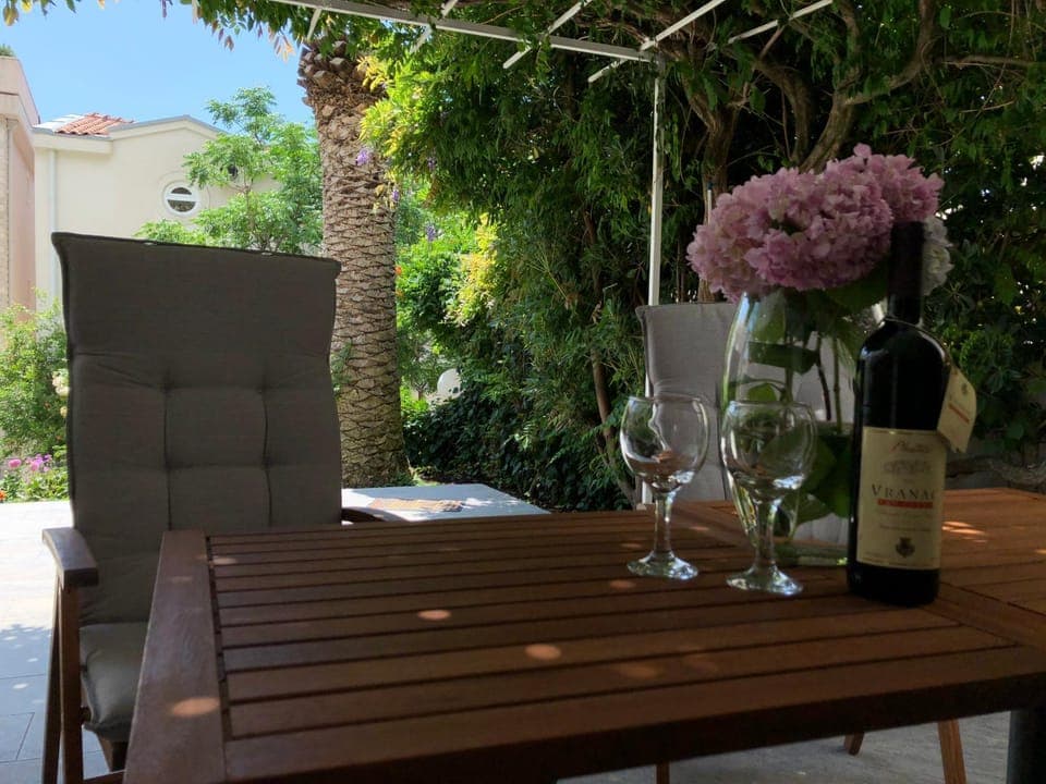 View (from property/room), Balcony/Terrace, Garden view