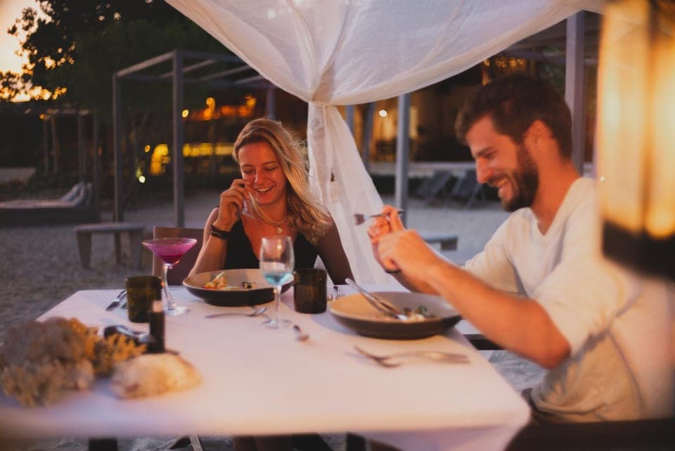 Restaurant/places to eat, Night, Food and drinks, Food, Dinner, Drinks, Alcoholic drinks