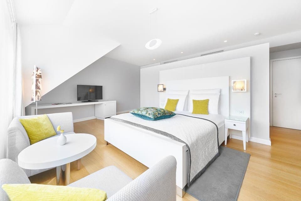 Photo of the whole room