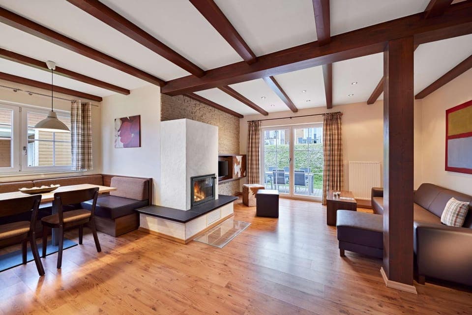 Photo of the whole room, Seating area, Garden view