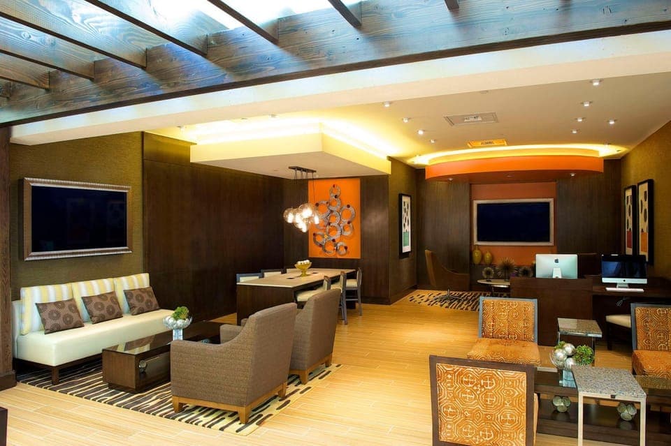Communal lounge/ TV room, TV and multimedia, Lobby or reception, Seating area
