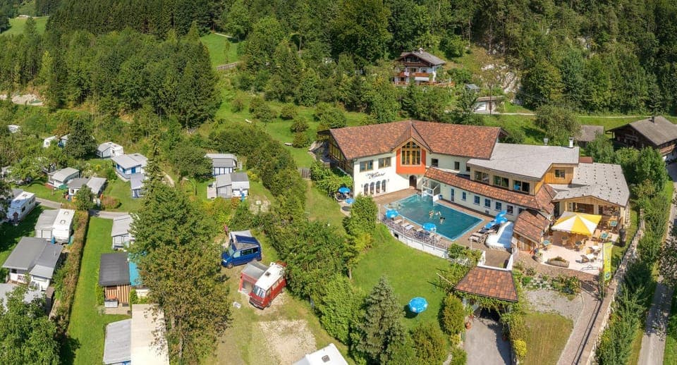 Restaurant/places to eat, Garden, Hot Tub, Massage, Sauna, Solarium, Steam room, Balcony/Terrace, Swimming pool, Open Air Bath