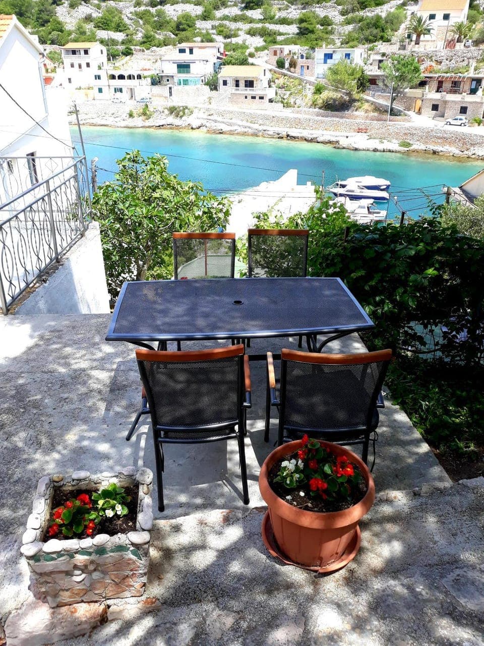 Property building, Day, Natural landscape, View (from property/room), Balcony/Terrace, Dining area, Sea view