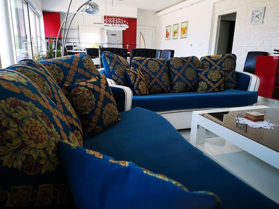 Living room, Seating area