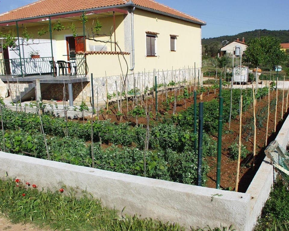 Location, children, Family