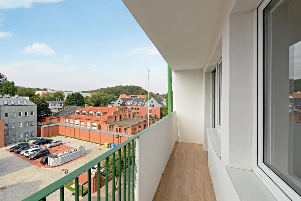 Balcony/Terrace, City view, Mountain view