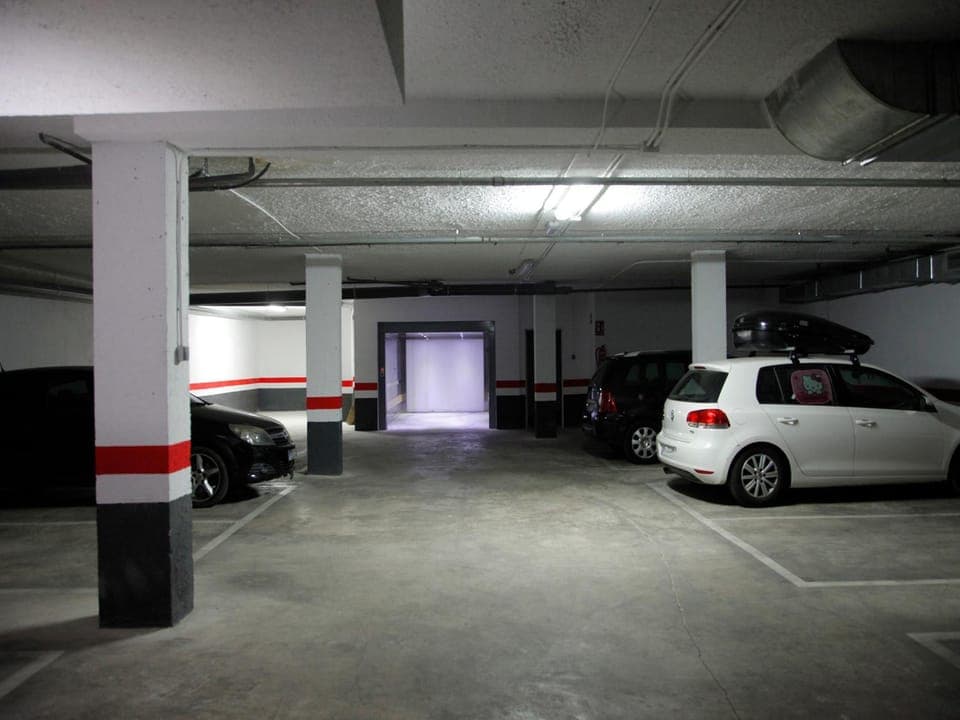 Area and facilities, Parking