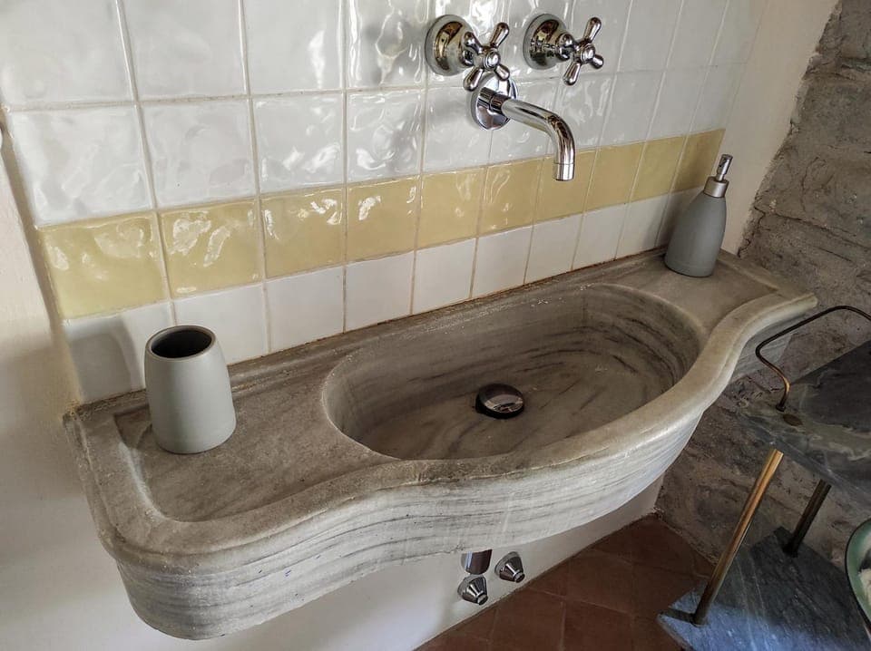 Bathroom, hair dresser