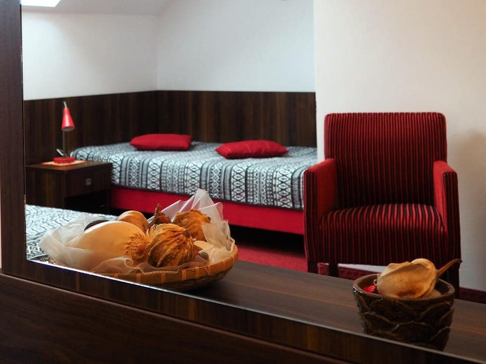 Photo of the whole room, Bedroom