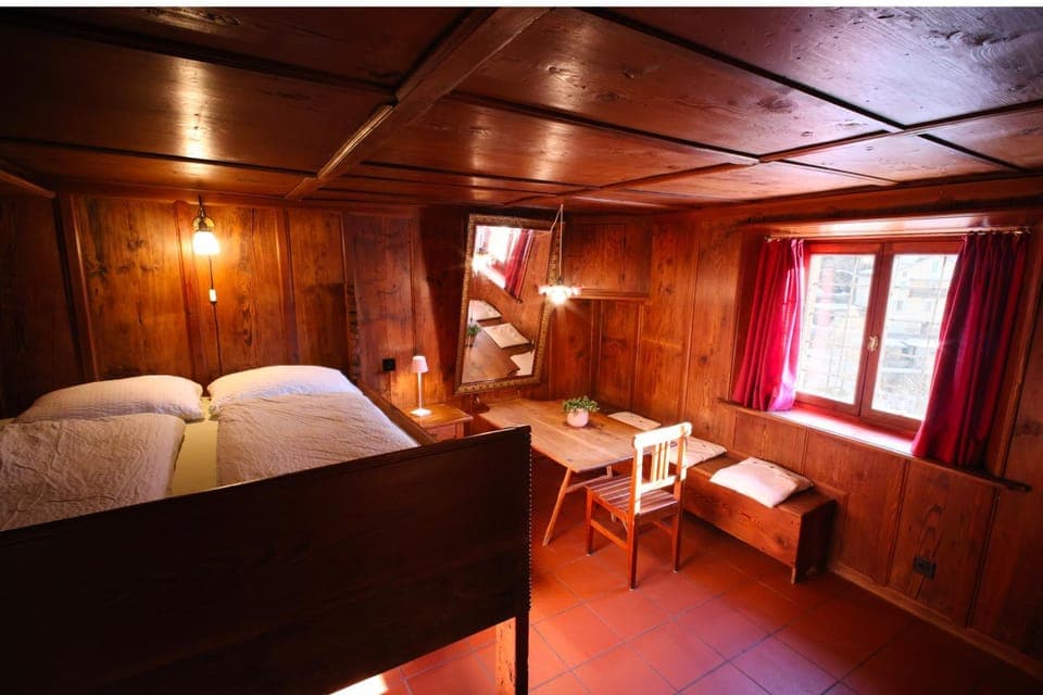 Bed, Living room, Photo of the whole room, Seating area, Bedroom