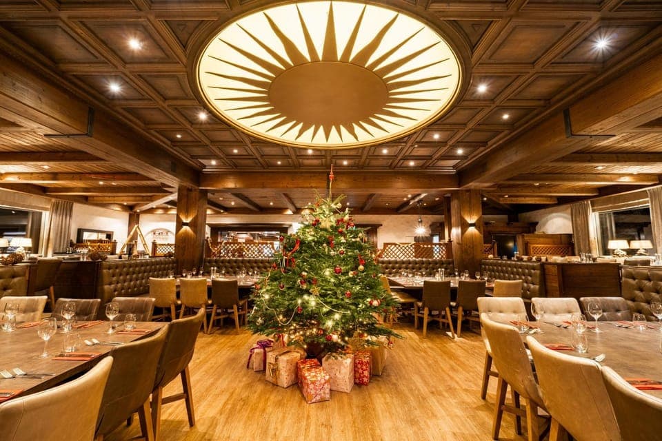 Restaurant/places to eat, Living room, Banquet/Function facilities, Seating area