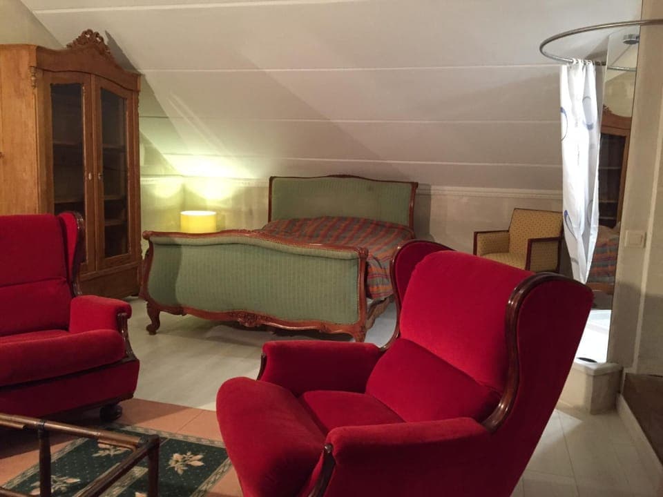 Property building, Photo of the whole room