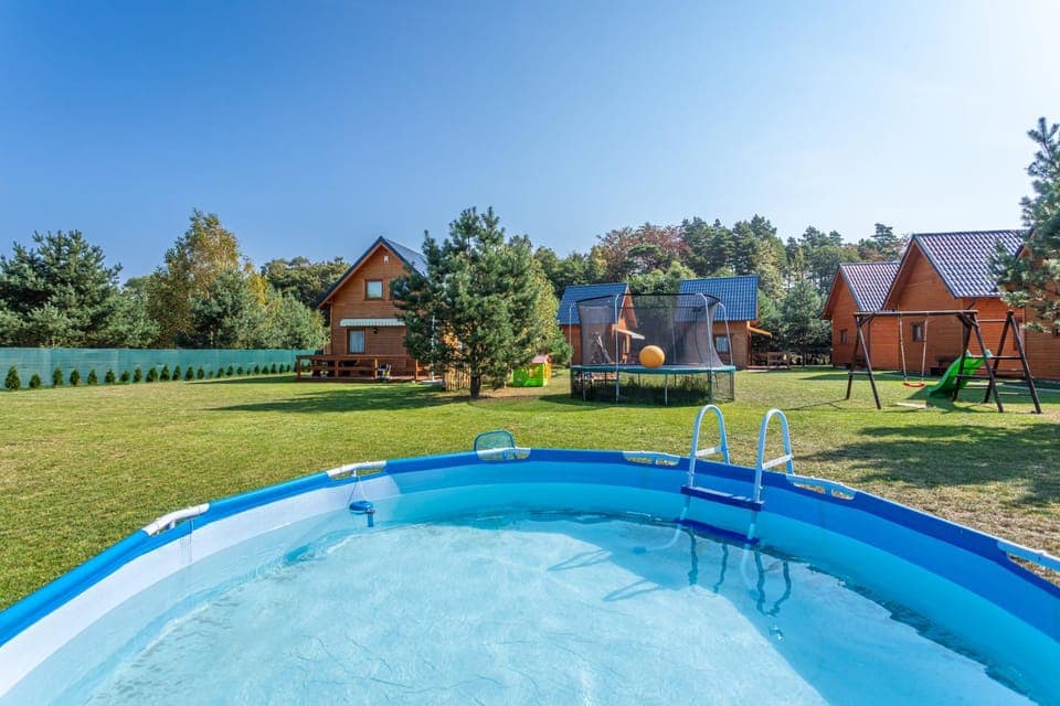 Property building, Day, Natural landscape, Summer, Children play ground, Garden, Balcony/Terrace, On site, Garden view, Pool view, Swimming pool