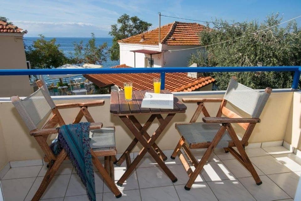 Property building, Day, Natural landscape, Balcony/Terrace, Sea view