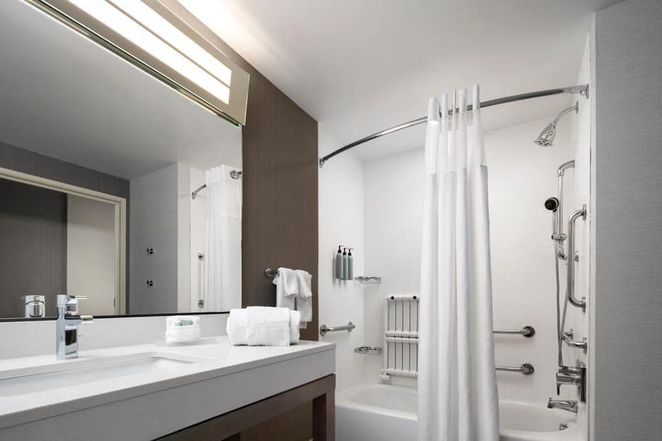 Shower, Bathroom, Bath, towels