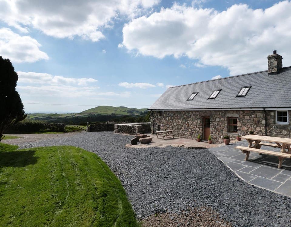 Property building, Facade/entrance, View (from property/room)