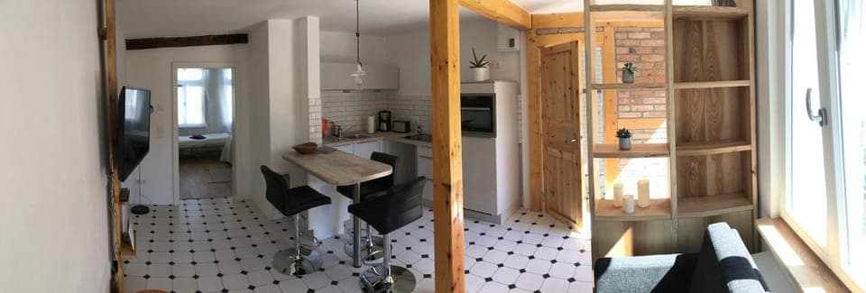 Kitchen or kitchenette, Living room