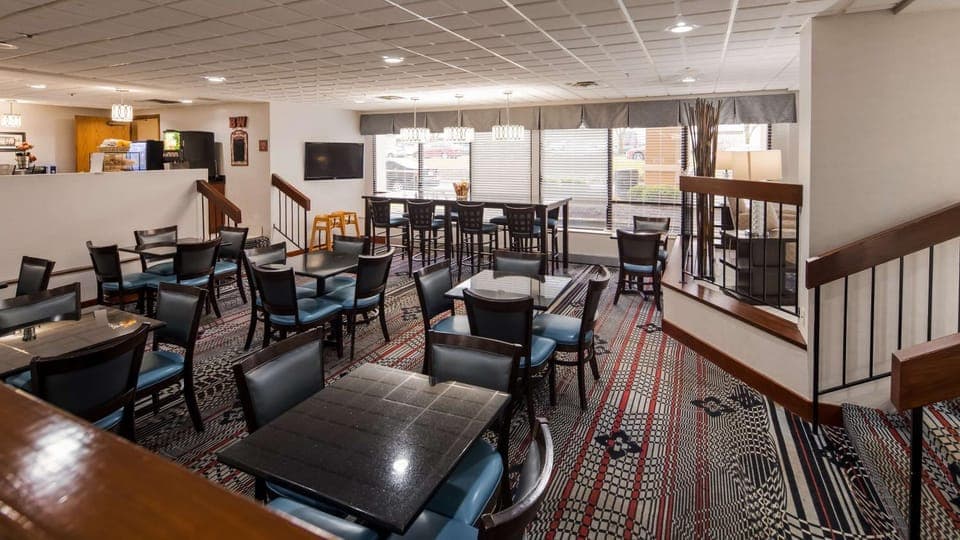 Restaurant/places to eat, Dining area, On site