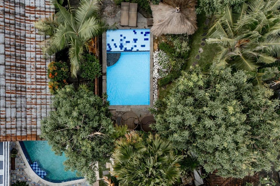 Property building, Swimming pool